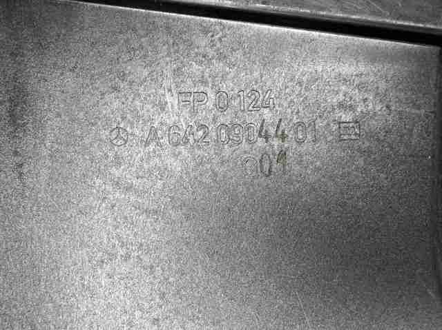 Корпус воздушного фильтра, правый A6420904401 MERCEDES