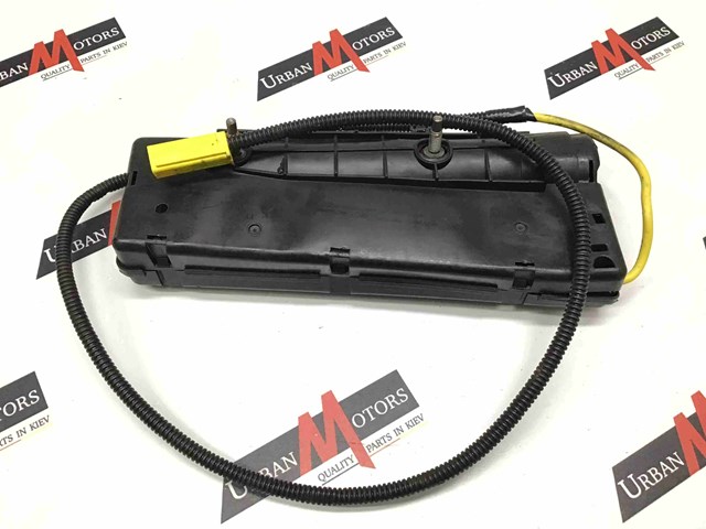 Подушка переднего сиденья AH22611D32AA LAND ROVER