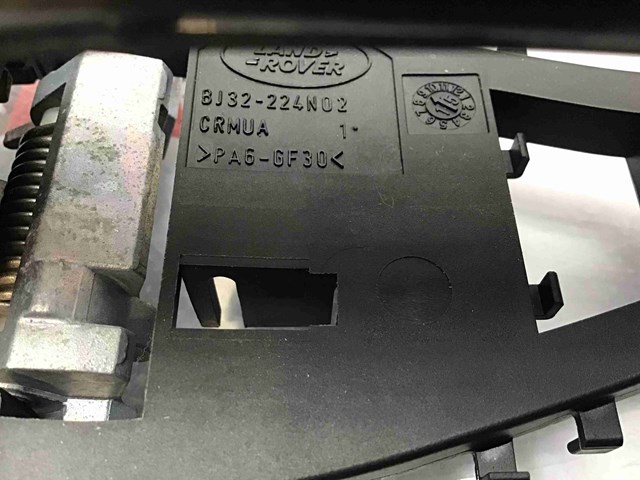Держатель наружной ручки двери, передней правой C2Z31750 JAGUAR