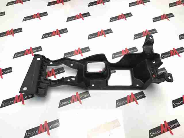 Кронштейн крепления противотуманной фары, левой CK5215267AA LAND ROVER