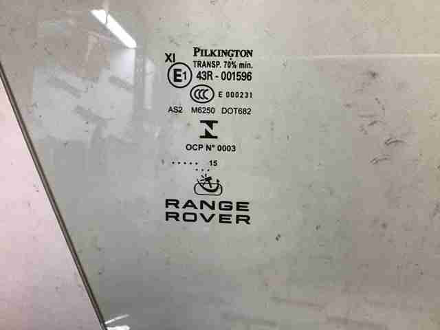 Стекло пассажирской двери DK6221410CB LAND ROVER