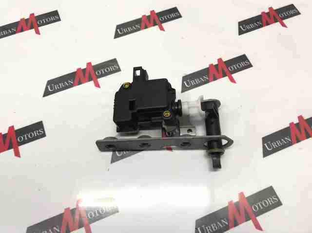 Замок и ручка двери задка FUG500140 LAND ROVER