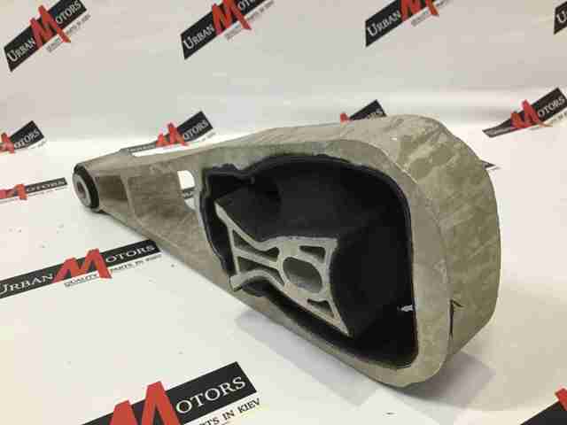 Подушка двигателя правая верхняя K8D26P082AB LAND ROVER