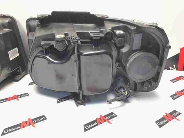 Вставка фары правой LR001559 LAND ROVER