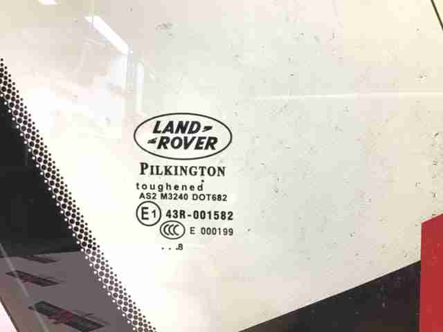 Стекло багажного отсека, левое LR001762 LAND ROVER