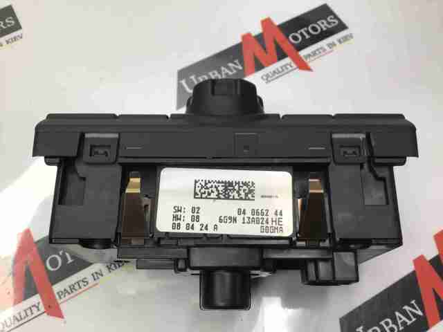 Переключатель света фар на "торпедо" LR005194 LAND ROVER