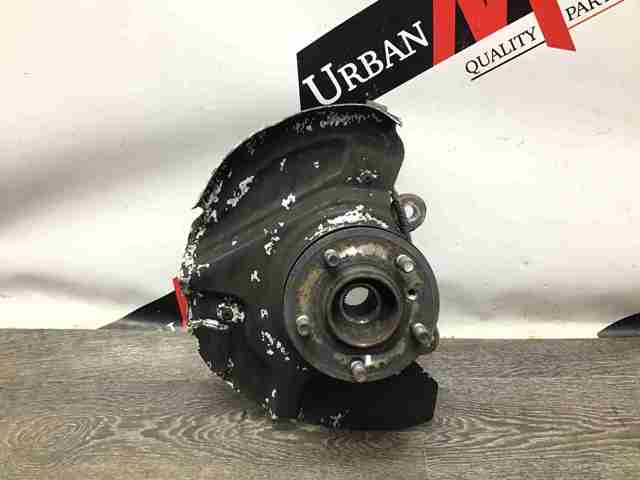 Кулак поворотный передний левый LR010678 LAND ROVER