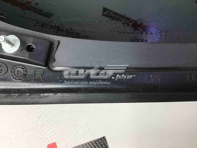 Стекло-форточка двери, задней, правой LR012228 LAND ROVER