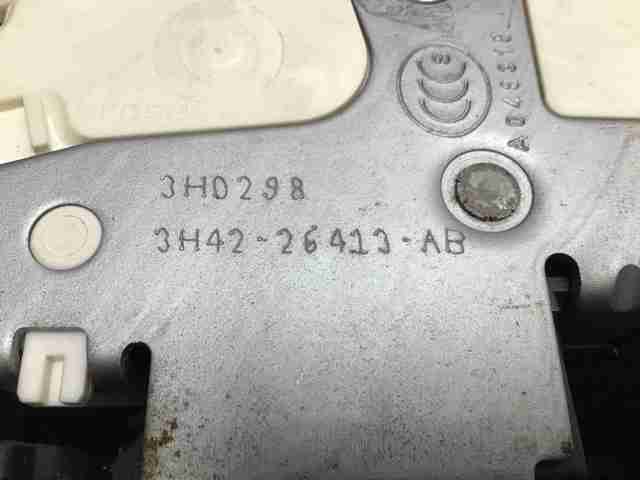 Замок задней двери, левой LR013381 LAND ROVER