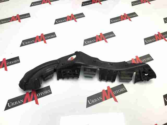 Левый кронштейн переднего бампера LR015104 LAND ROVER