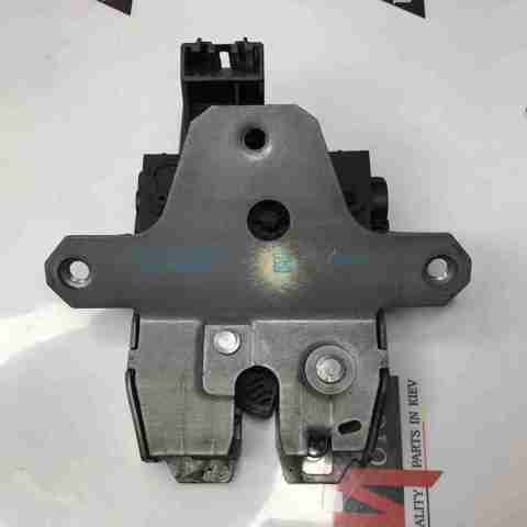 Замок задней двери LR016678 LAND ROVER