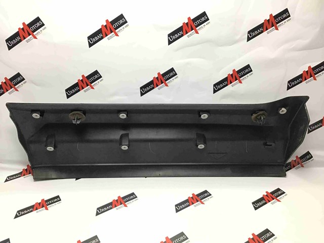 Молдинг двери задней правой нижний LR021002 LAND ROVER