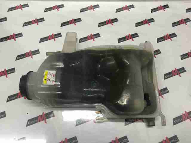Расширительный бачок охлаждения LR022731 LAND ROVER
