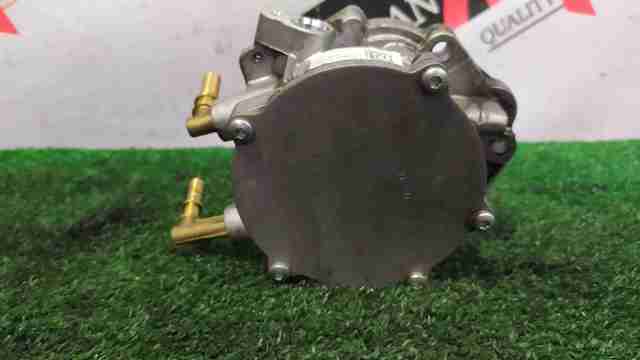 Механический вакуумный насос LR023936 LAND ROVER