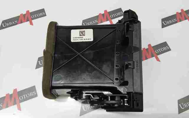 Решетка воздуховода правая LR024289 LAND ROVER