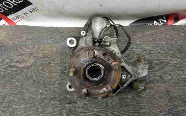 Цапфа поворотная левая LR024479 LAND ROVER