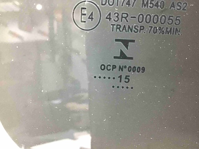 Стекло задней правой двери LR026712 LAND ROVER