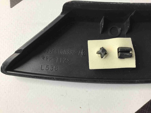 Молдинг крыла заднего правого LR027251 LAND ROVER