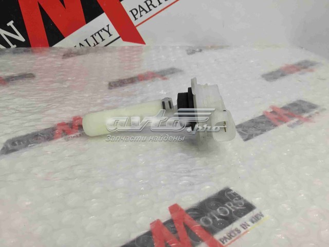 Датчик уровня жидкости омывателя LR037568 LAND ROVER