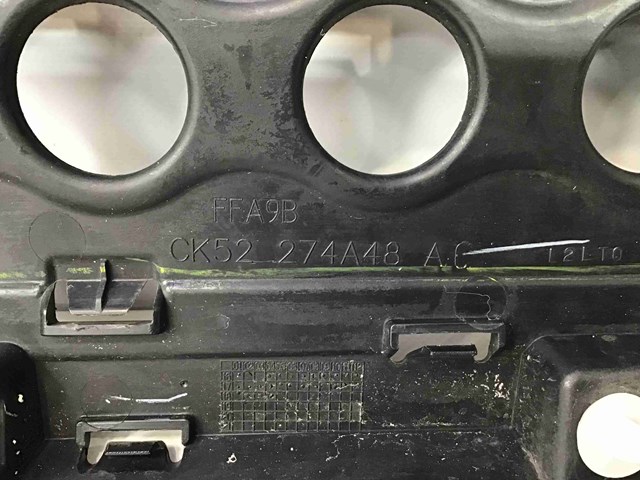 Накладка задней правой двери, нижняя LR038855 LAND ROVER