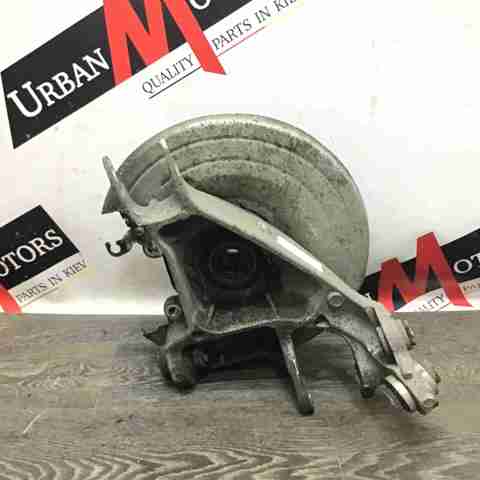 Цапфа поворотного кулака LR043594 LAND ROVER