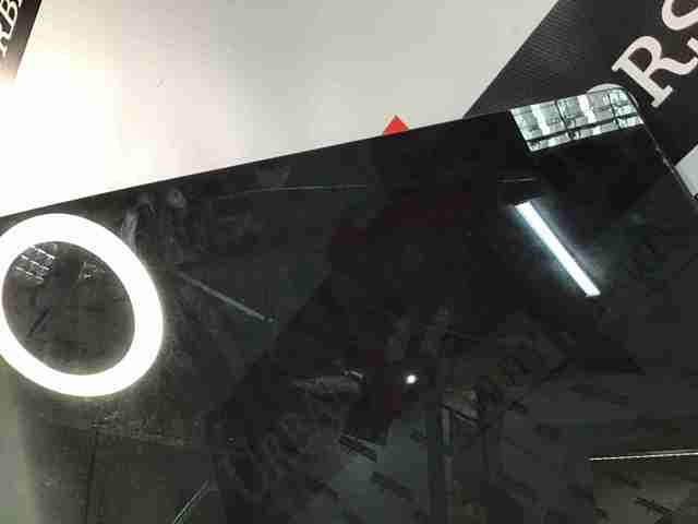 Стекло двери задней левой LR043954 LAND ROVER