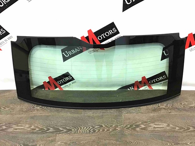 Стекло крышки багажника LR044114 LAND ROVER