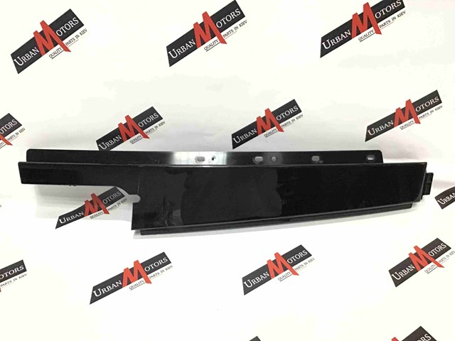 Накладка задней двери, правой, вертикальная LR050771 LAND ROVER