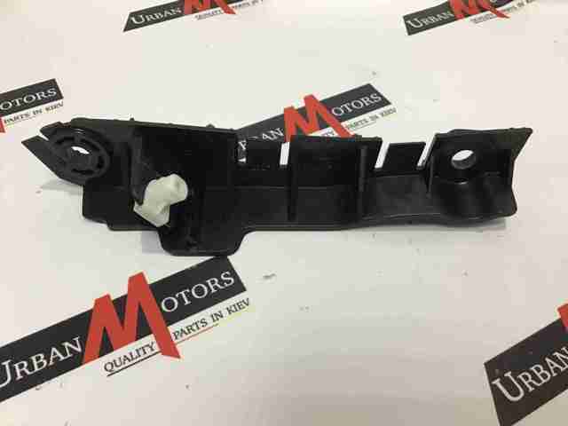 Правое крепление переднего бампера LR055883 LAND ROVER