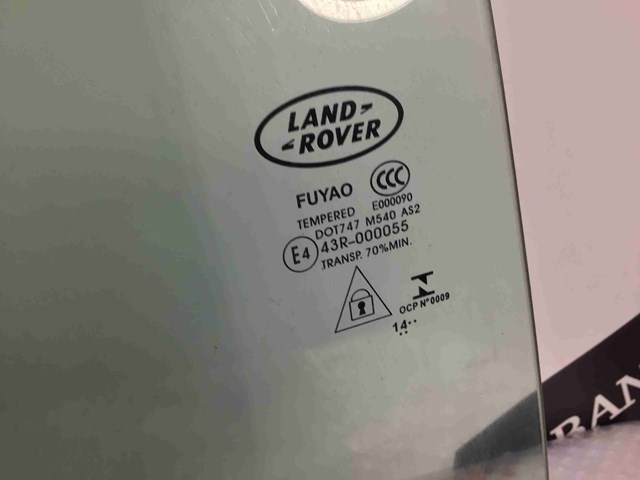 Окно задней двери LR058833 LAND ROVER