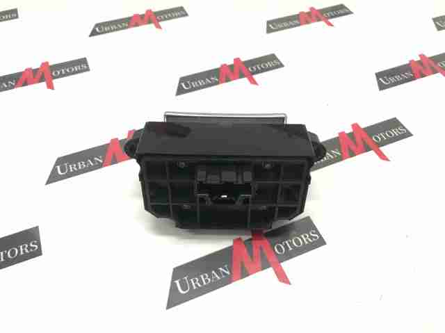 Клавиша электромеханического стояночного тормоза LR060857 LAND ROVER