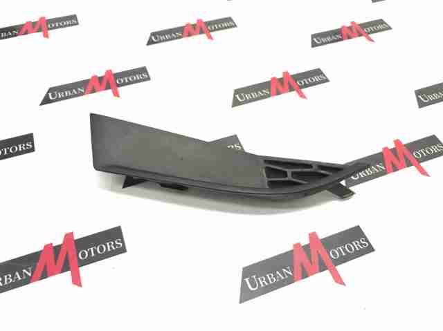 Передний правый клык бампера LR061230 LAND ROVER
