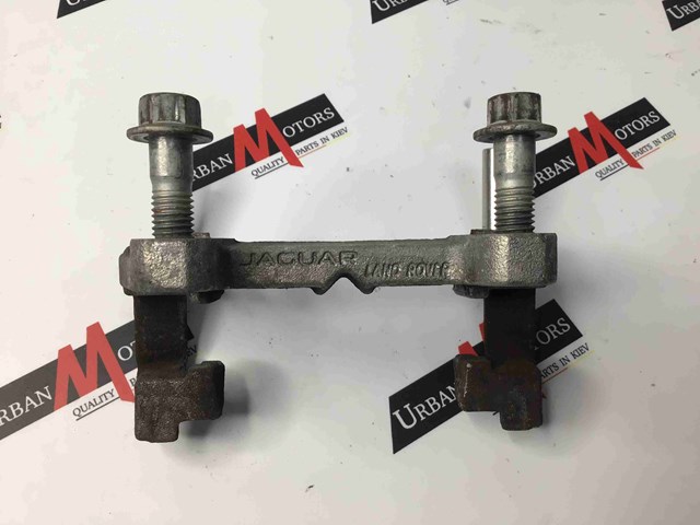 Скоба переднего суппорта LR061379 LAND ROVER