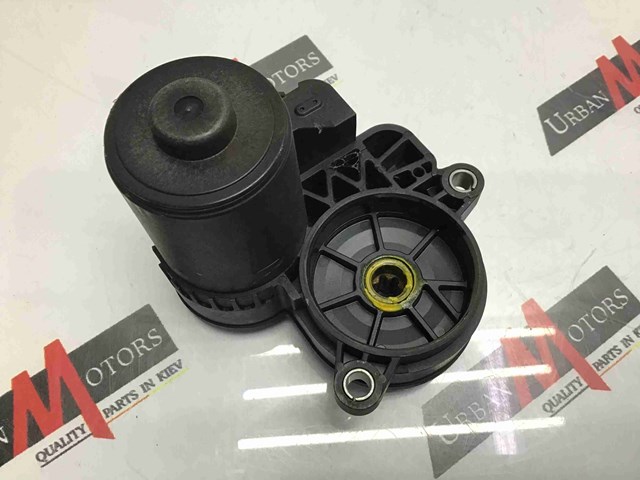 Мотор привода тормозного суппорта заднего LR061386 LAND ROVER
