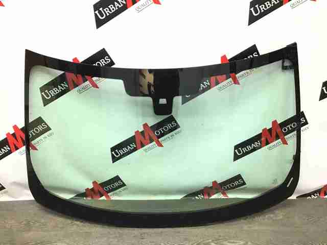 Переднее стекло LR061421 LAND ROVER