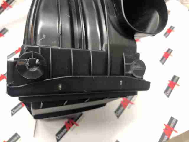 Корпус воздушного фильтра, левый LR062607 LAND ROVER