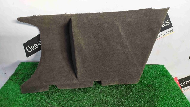 Облицовка багажного отсека, правая LR068092 LAND ROVER