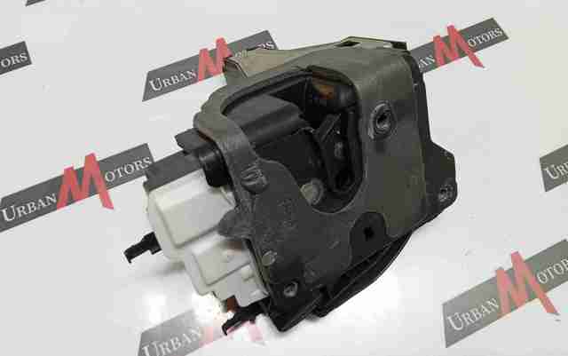Запор кабины LR070440 LAND ROVER