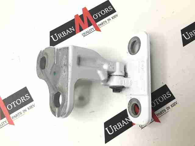 Навеска двери водителя (петли) LR073596 LAND ROVER