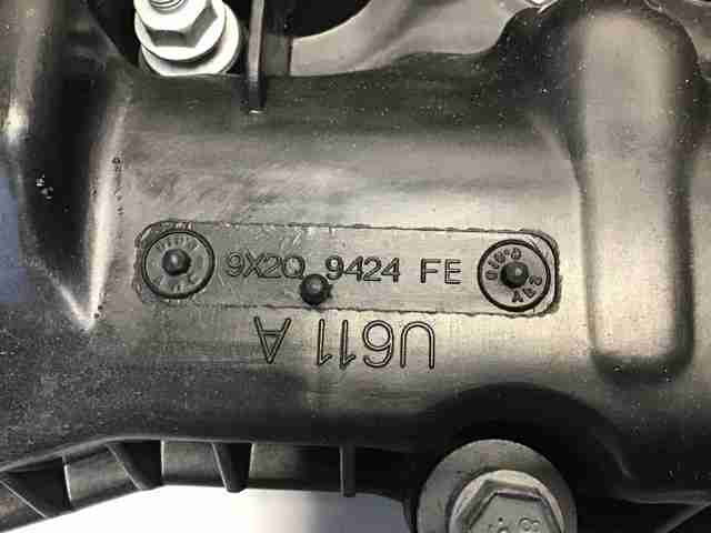 Крышка клапанная, правая LR074623 LAND ROVER