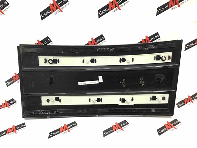 Накладка передней двери LR074636 LAND ROVER