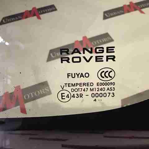 Стекло багажного отсека, правое LR076436 LAND ROVER