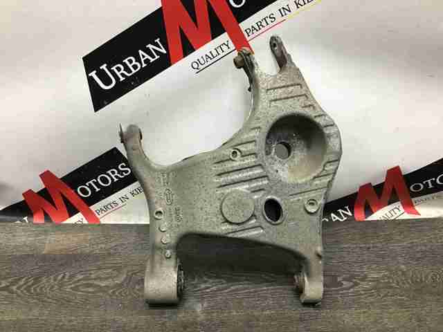 Балансир задний нижний, левый LR076679 LAND ROVER