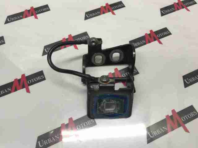 Петля задней двери, правой LR088322 LAND ROVER