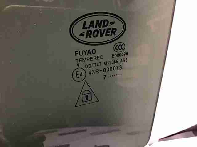 Стекло заднее левое LR093213 LAND ROVER