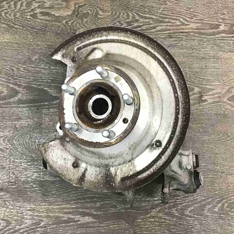 Цапфа (поворотный кулак) задний правый LR098783 LAND ROVER