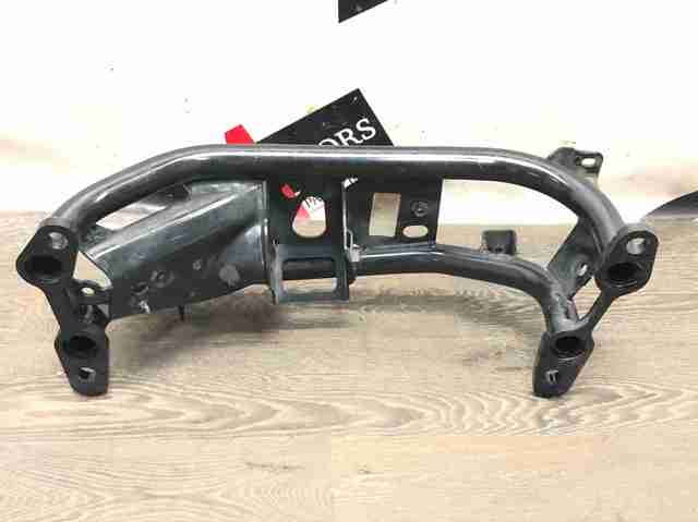 Кронштейн КПП LR105302 LAND ROVER