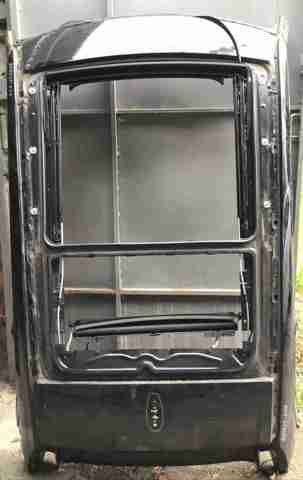 Детали люков облицовки кузова LR109035 LAND ROVER