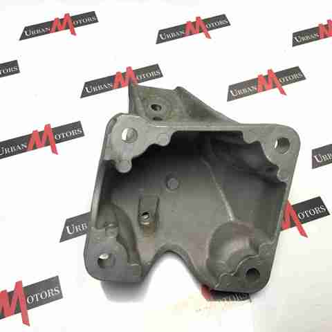 Кронштейн подушки (опоры) двигателя, правой T4A1039 JAGUAR