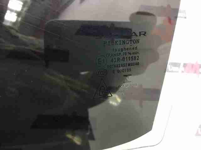 Стекло двери задней левой T4N3106 JAGUAR